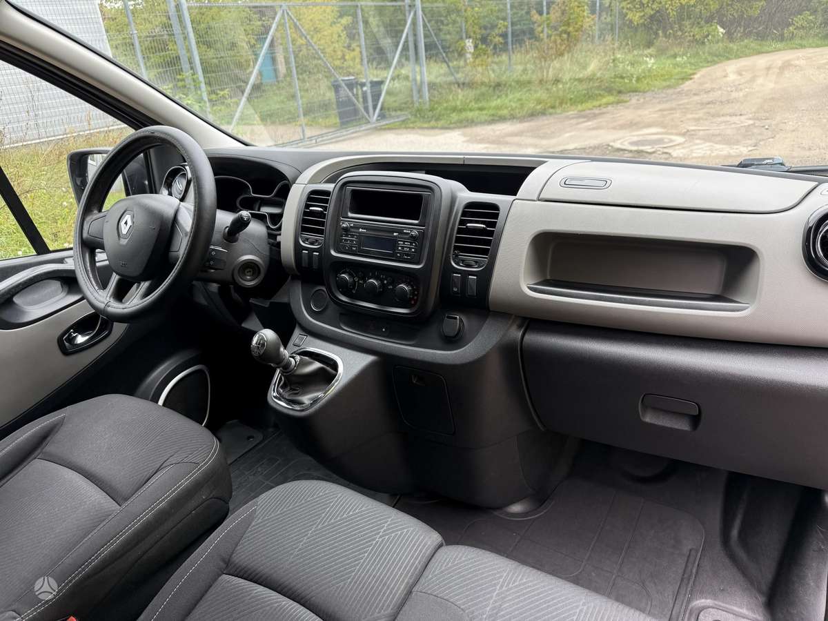 Renault Trafic 2015 — фото 10
