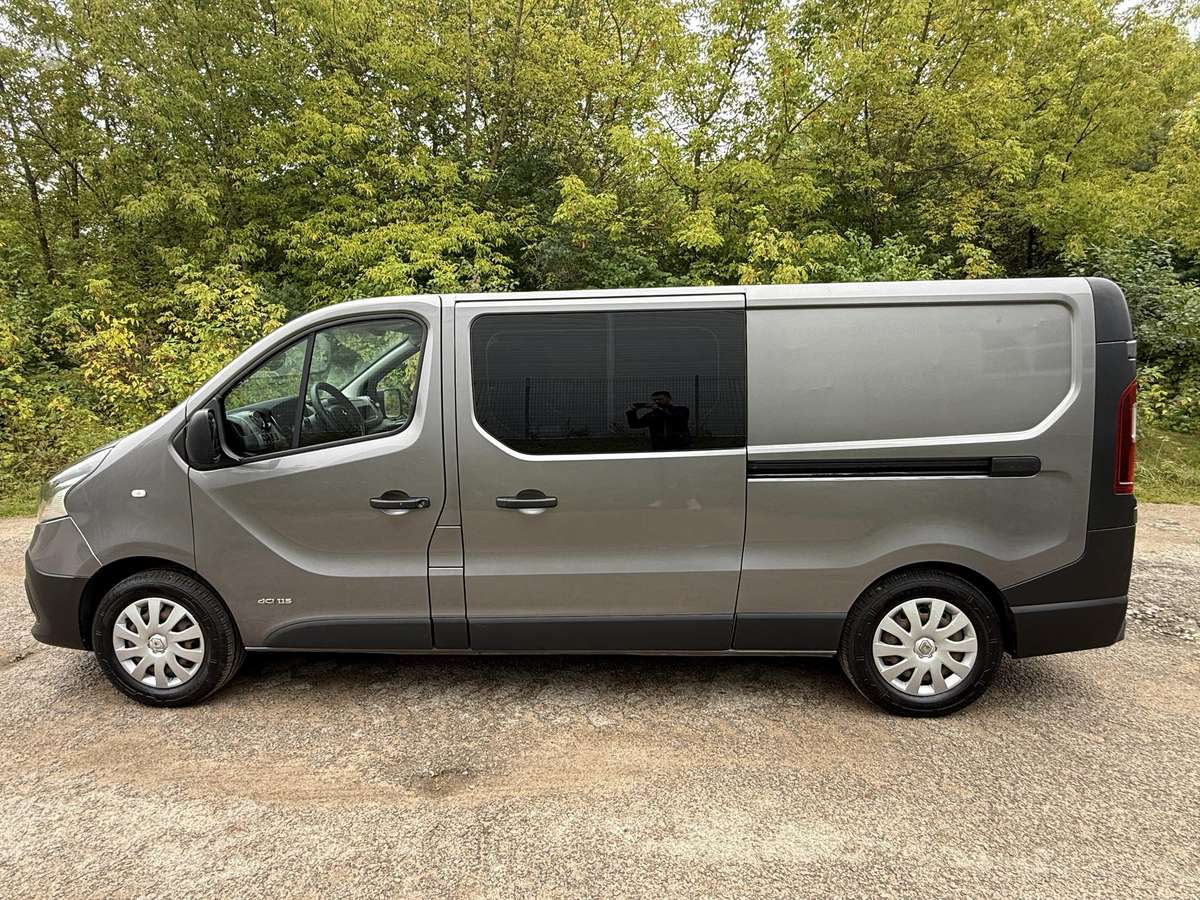 Renault Trafic 2015 — фото 7