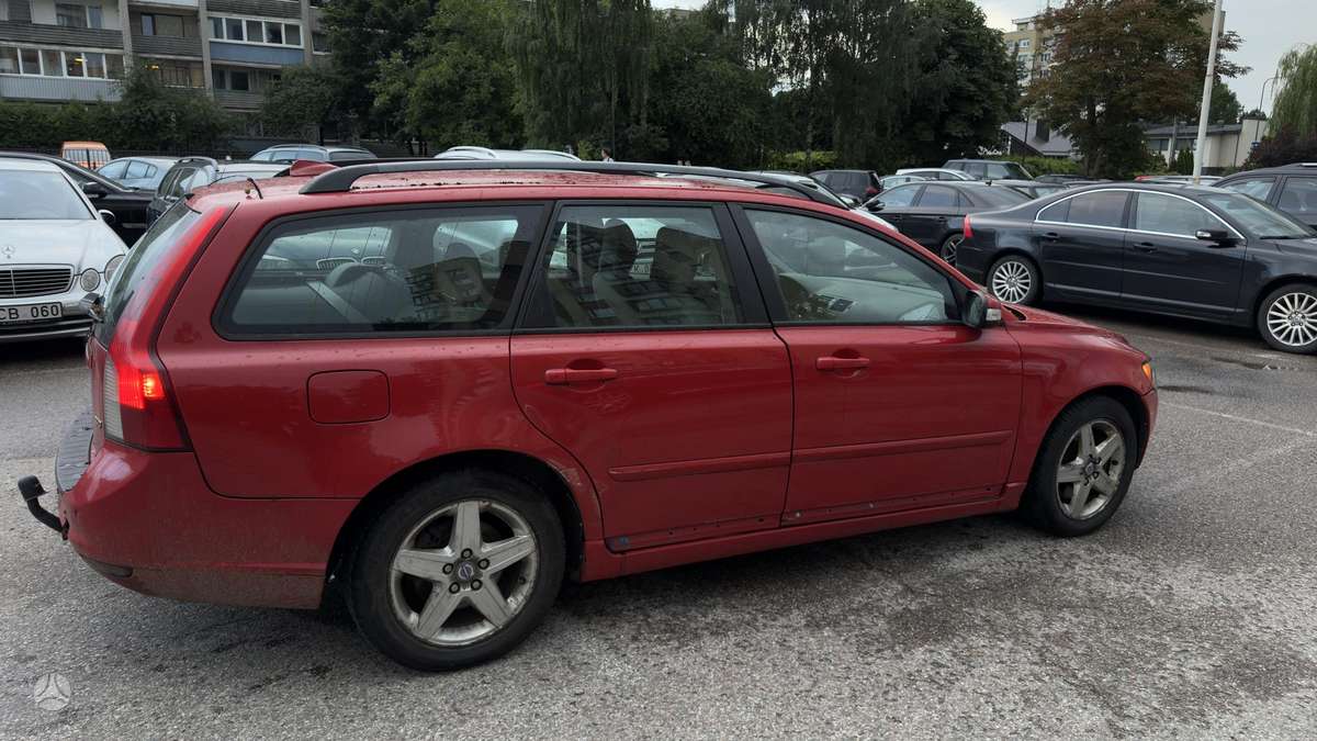 Volvo V50 2008 — салон