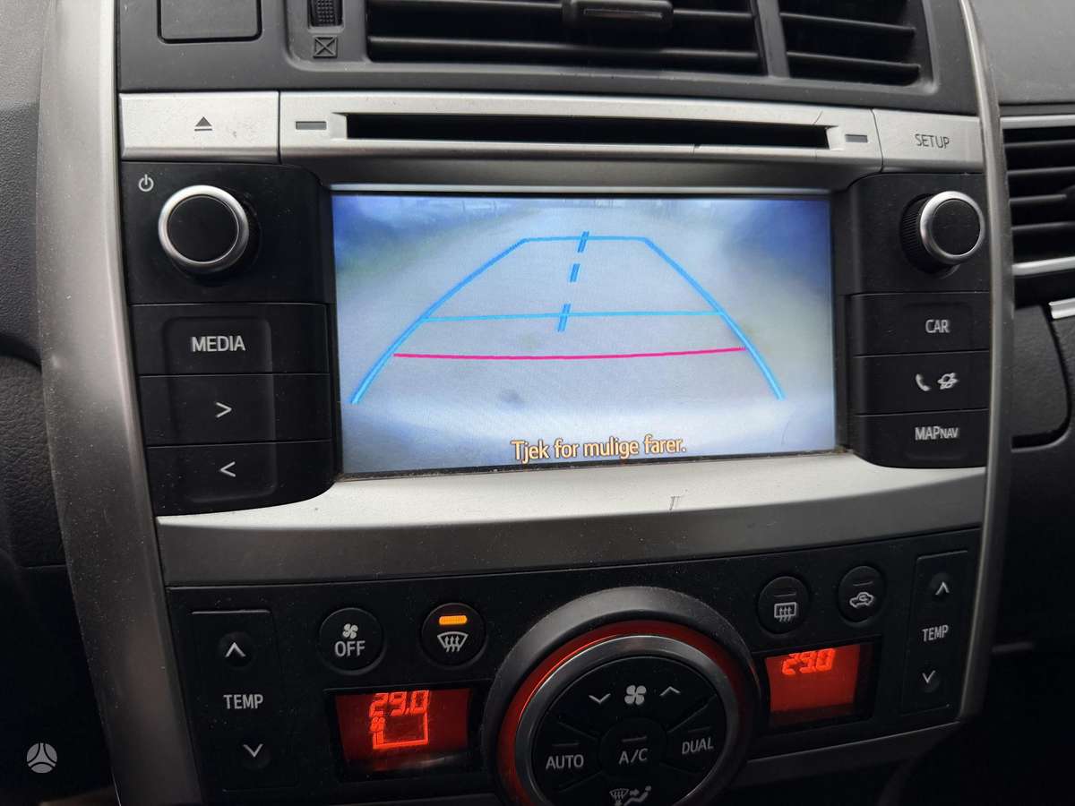Toyota Verso 2015 — фото 13