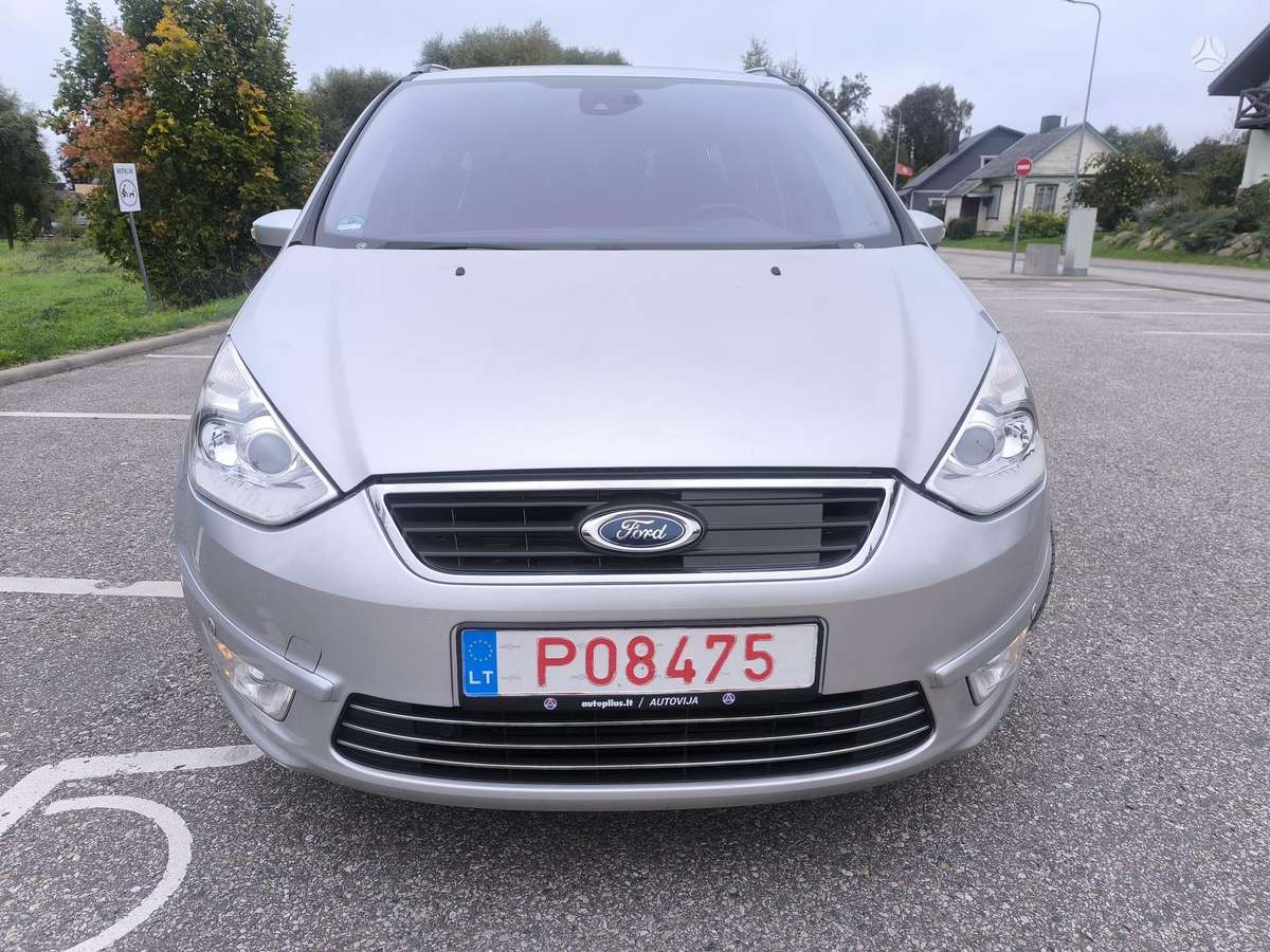 Ford Galaxy 2011 — вигляд ззаду