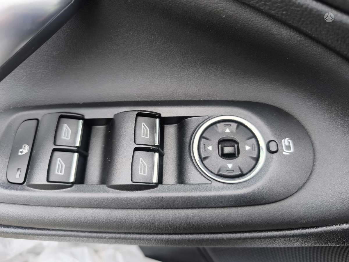 Ford Galaxy 2011 — фото 26