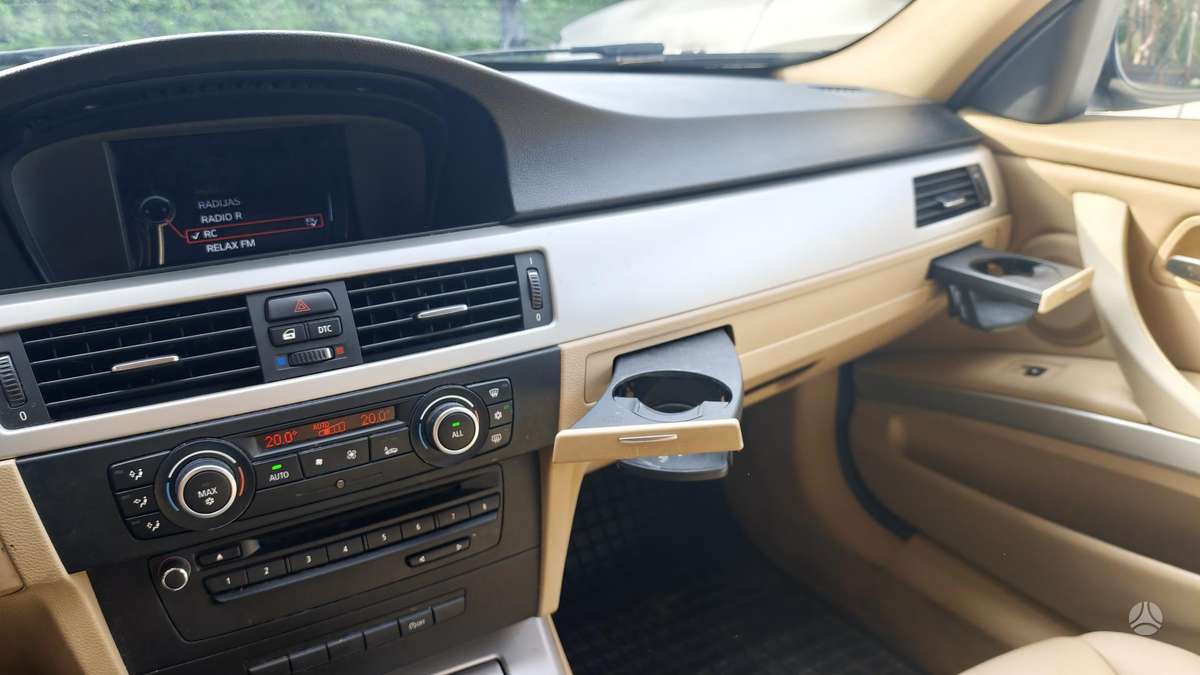 BMW 316 2011 — photo 12
