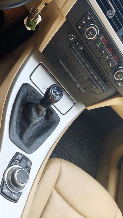 BMW 316 2011 — photo 13