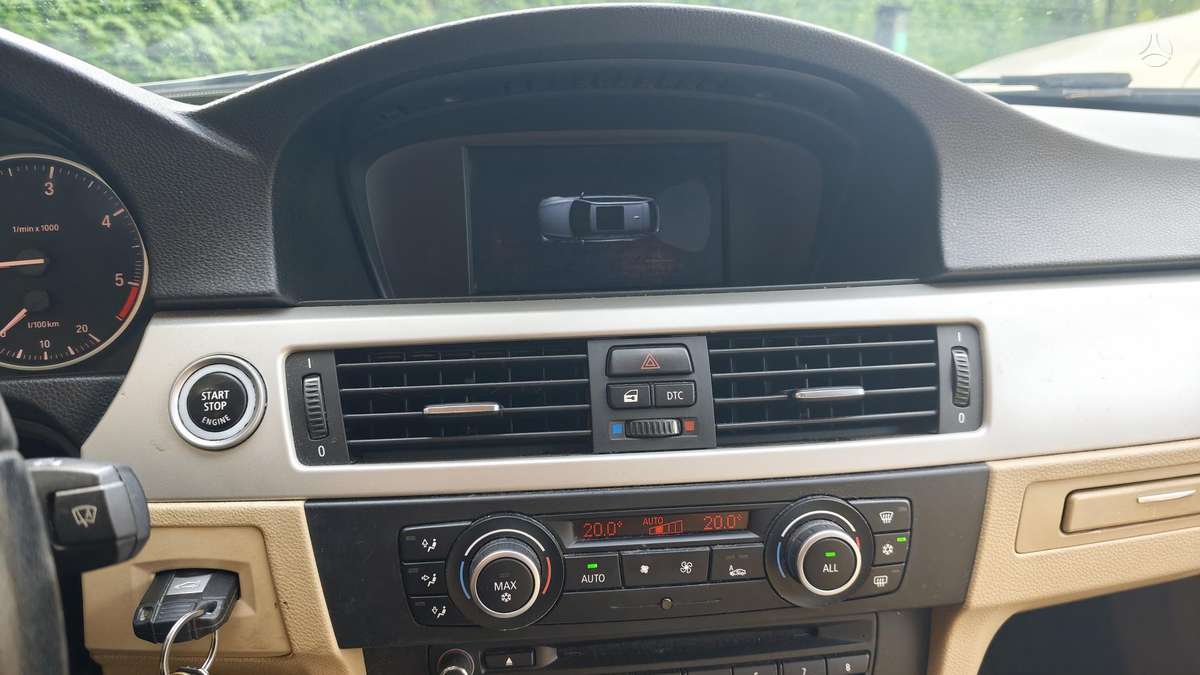 BMW 316 2011 — photo 17