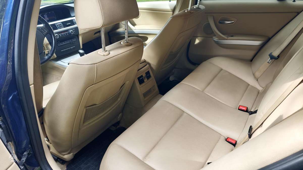 BMW 316 2011 — photo 7
