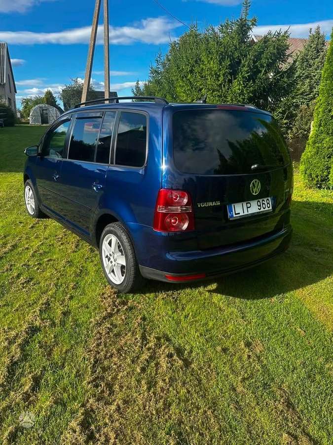 Volkswagen Touran 2010 — двигун 1896 cm³, 105 HP (77kW)