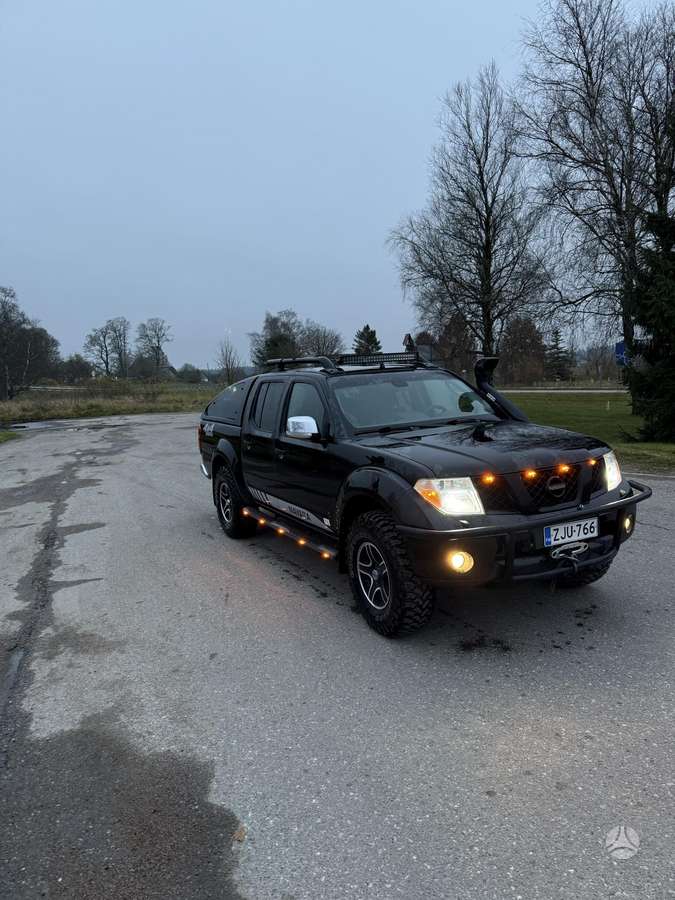 Nissan Navara 2008 — вигляд ззаду