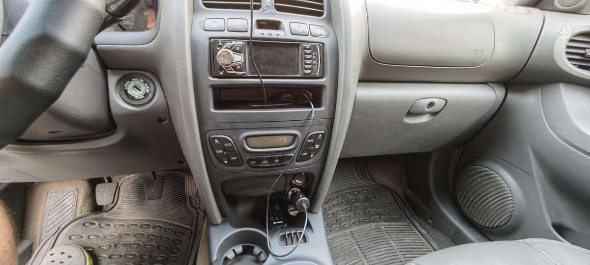 Hyundai Santa 2004 — photo 18