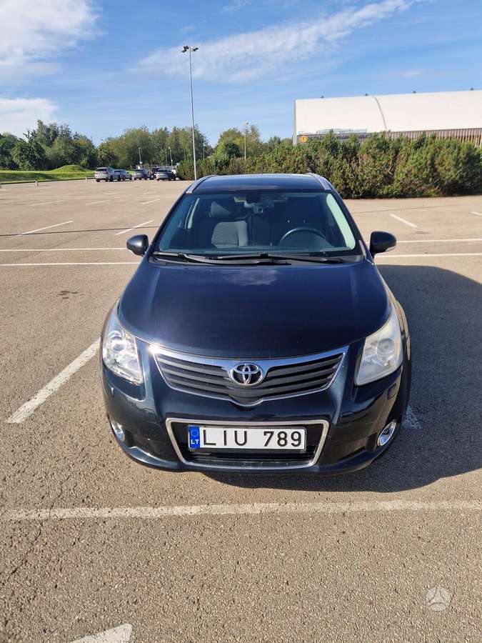 Toyota Avensis 2011 — photo 5