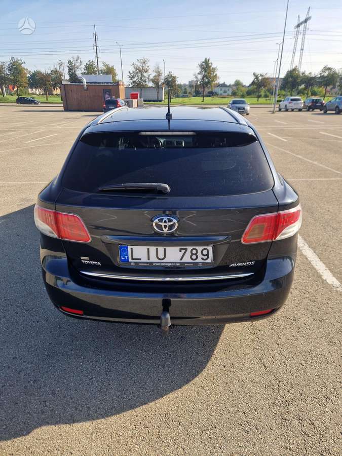 Toyota Avensis 2011 — photo 7