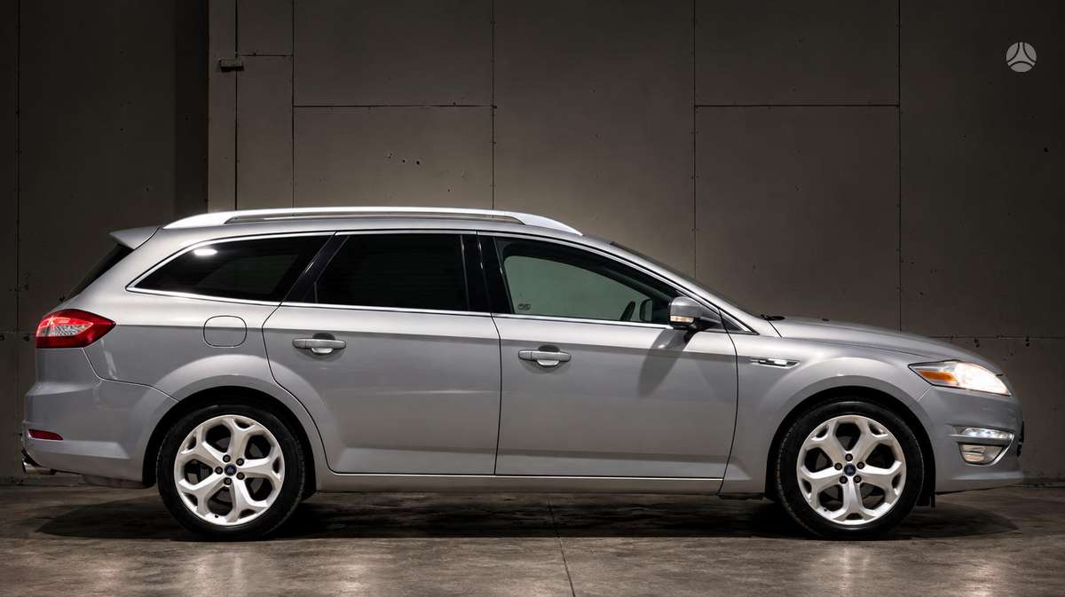 Ford Mondeo 2011 — photo 10
