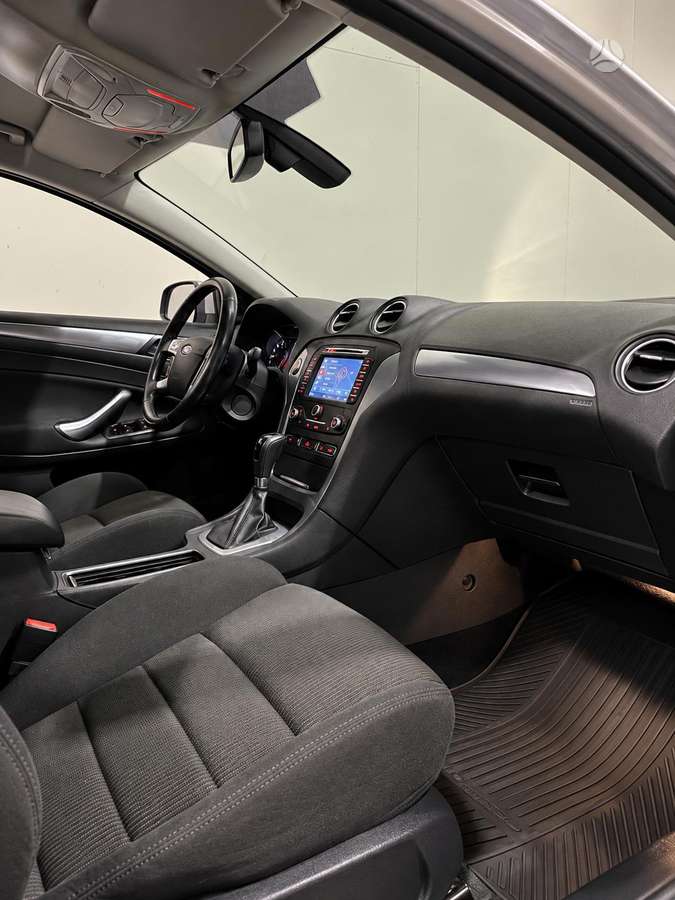 Ford Mondeo 2011 — photo 12