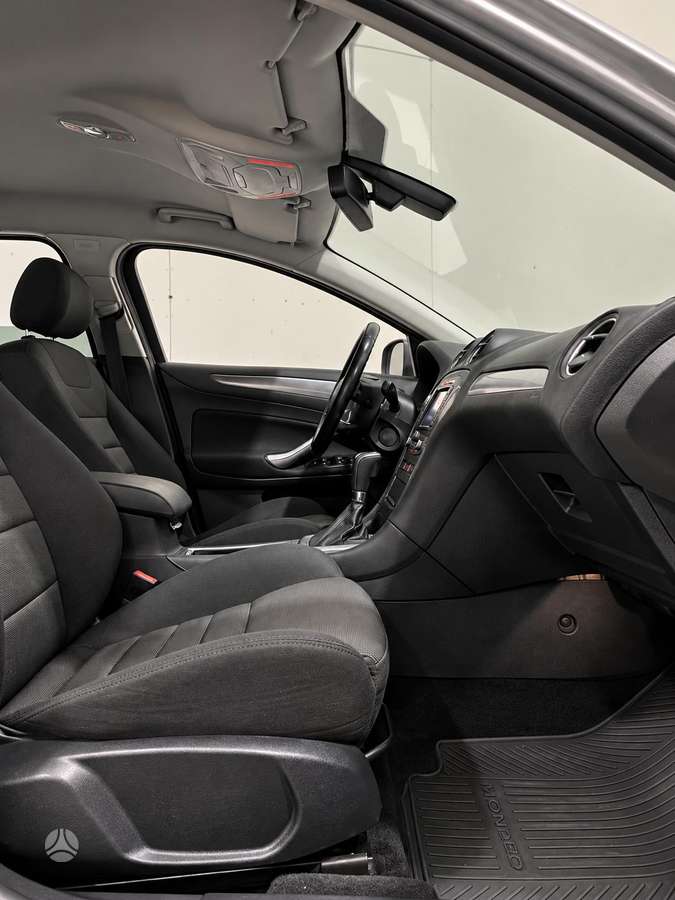 Ford Mondeo 2011 — photo 17