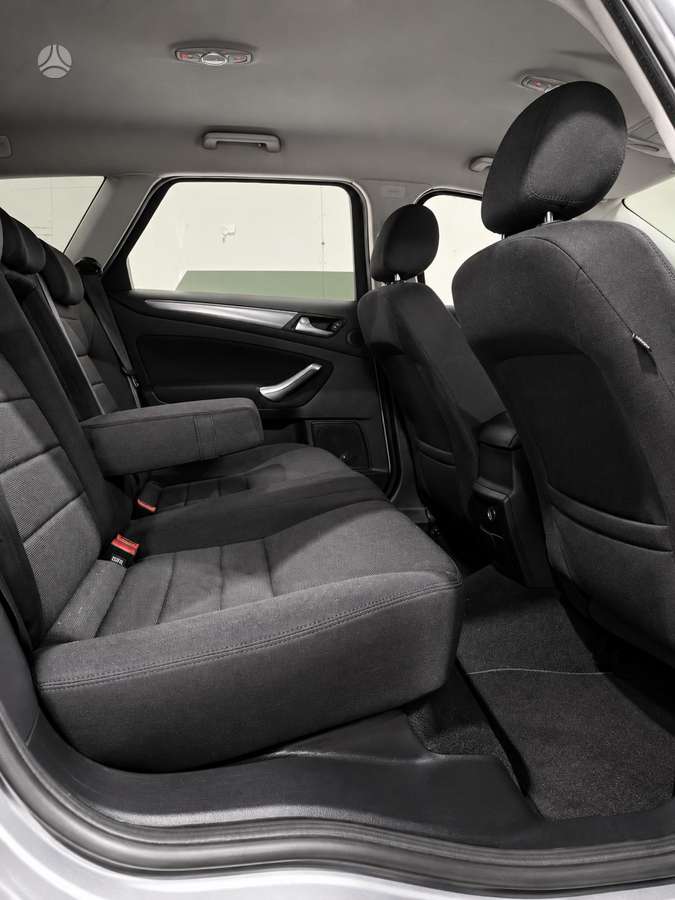 Ford Mondeo 2011 — photo 21