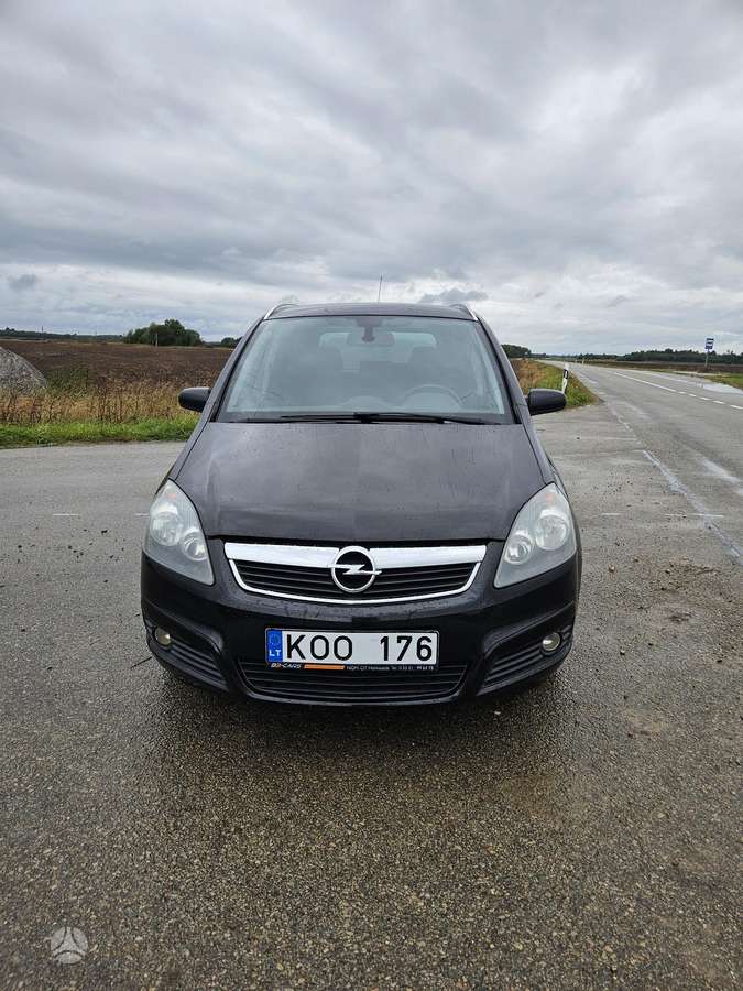 Opel Zafira 2007 — вигляд ззаду