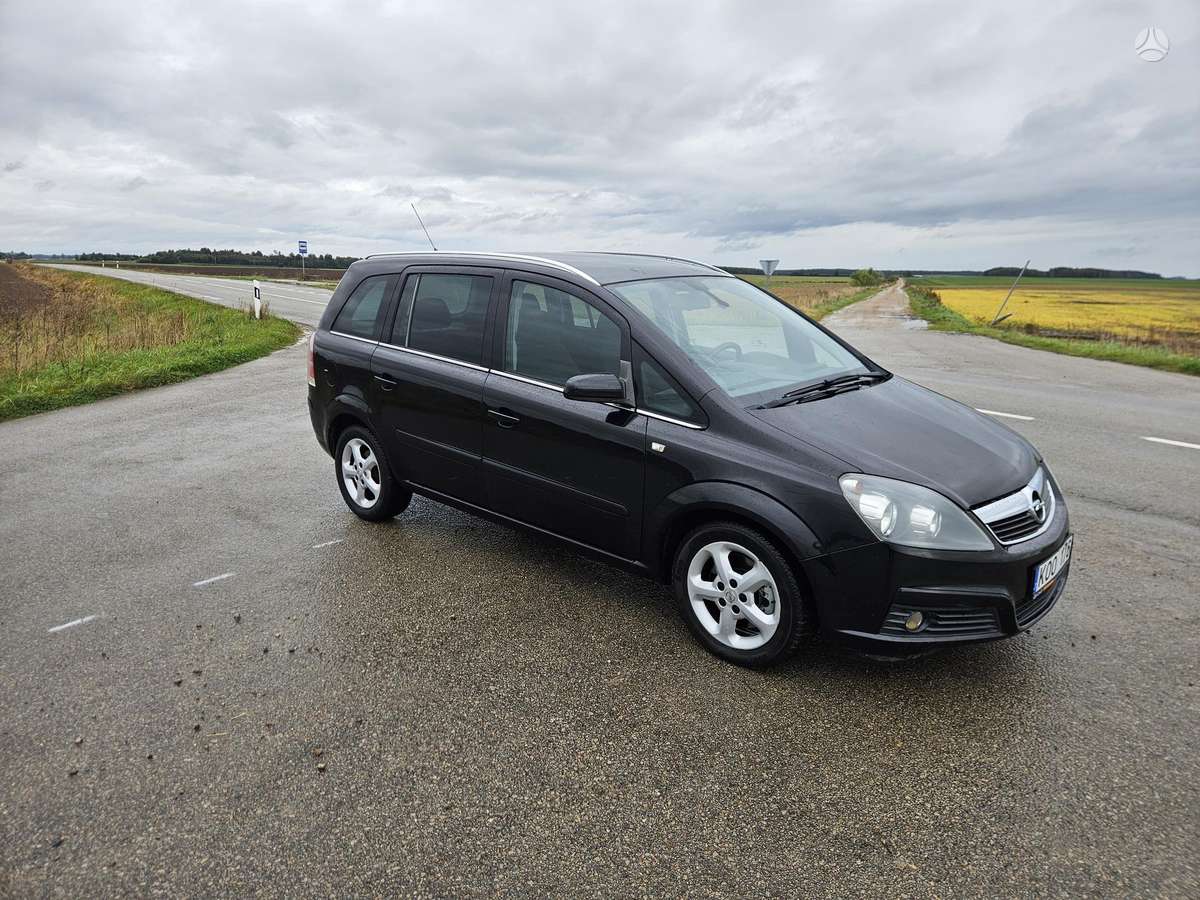 Opel Zafira 2007 — салон