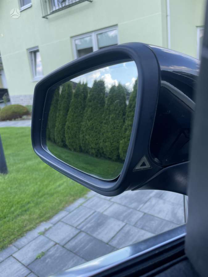 BMW 525 2010 — photo 23