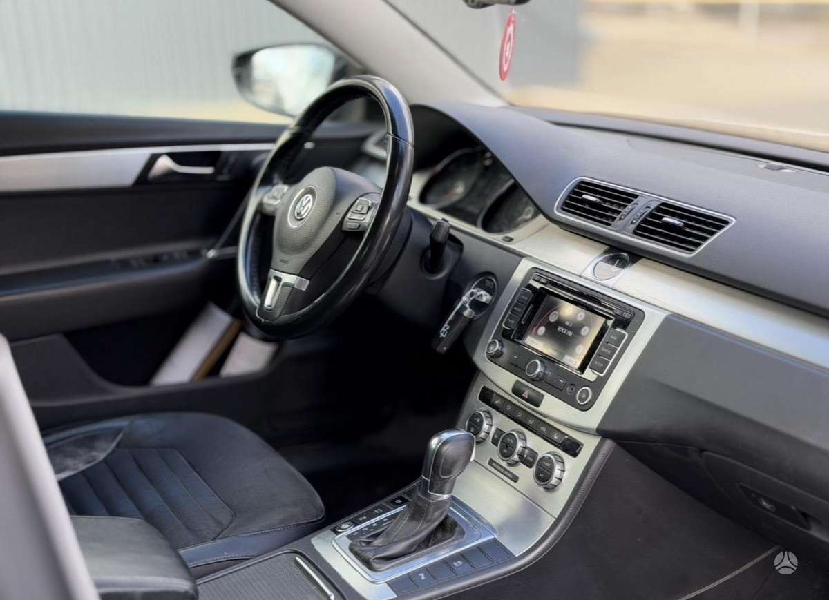 Volkswagen Passat 2012 — photo 6