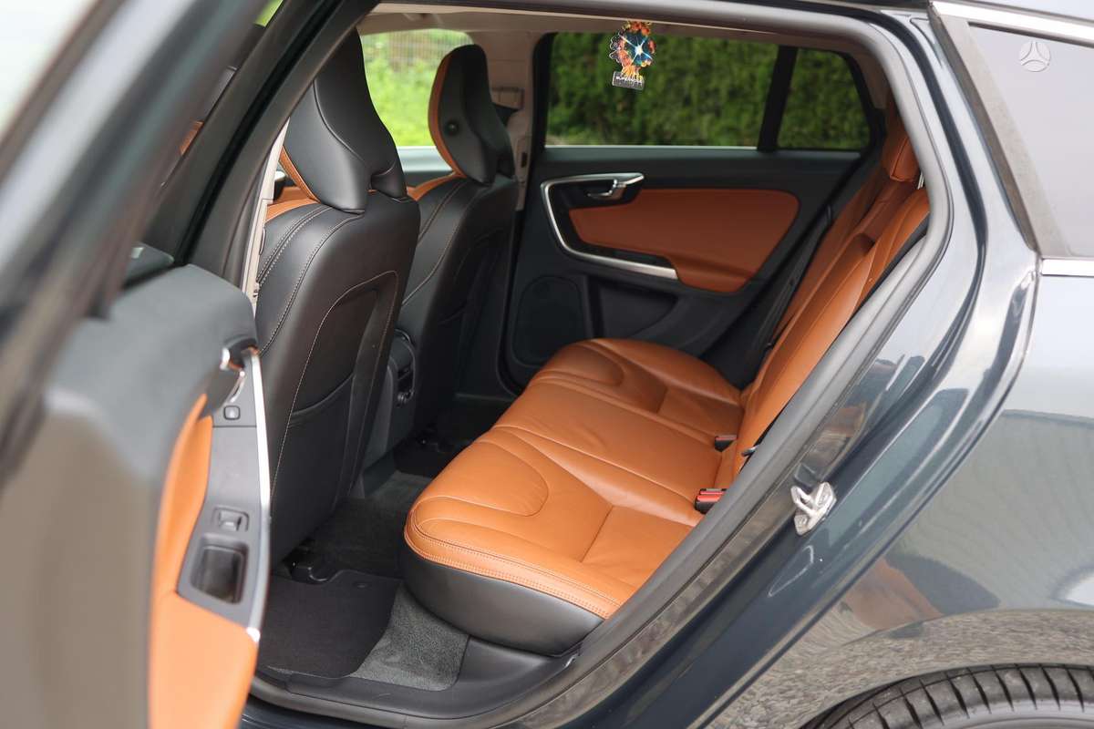Volvo V60 2013 — photo 12