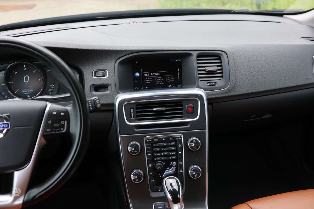 Volvo V60 2013 — photo 14