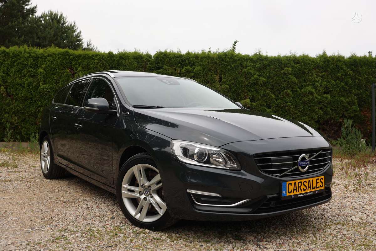 Volvo V60 2013 — rear view