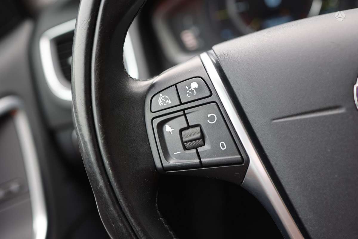Volvo V60 2013 — photo 20