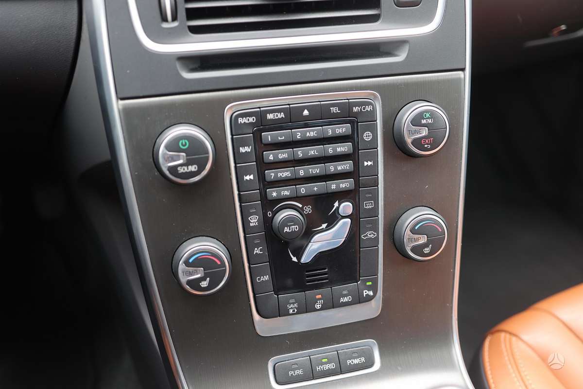 Volvo V60 2013 — photo 21