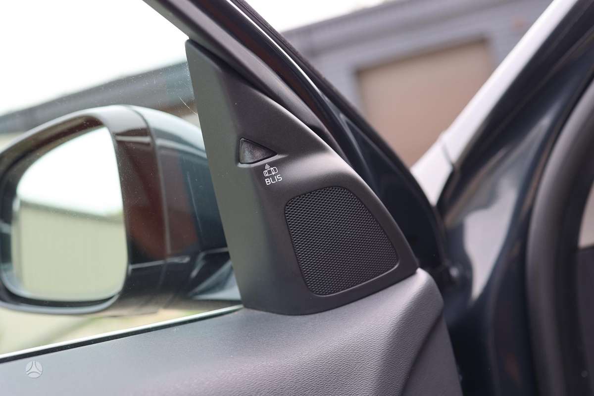 Volvo V60 2013 — photo 26