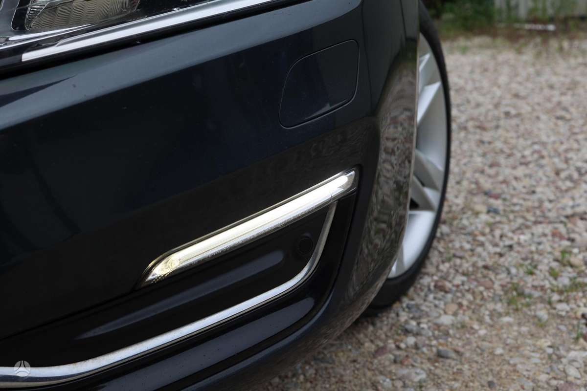 Volvo V60 2013 — photo 28