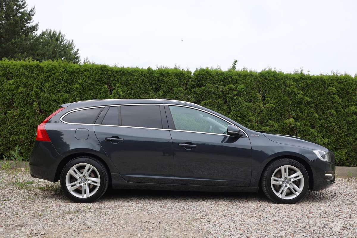 Volvo V60 2013 — photo 6