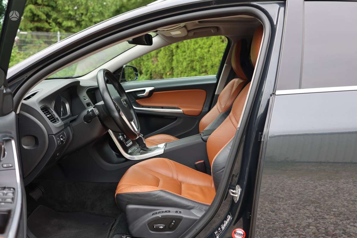 Volvo V60 2013 — photo 8