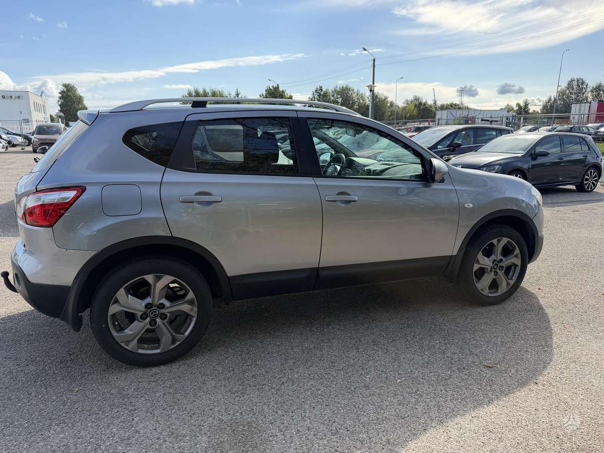 Nissan Qashqai 2010 — engine 1461 cm³, 106 HP (78kW)