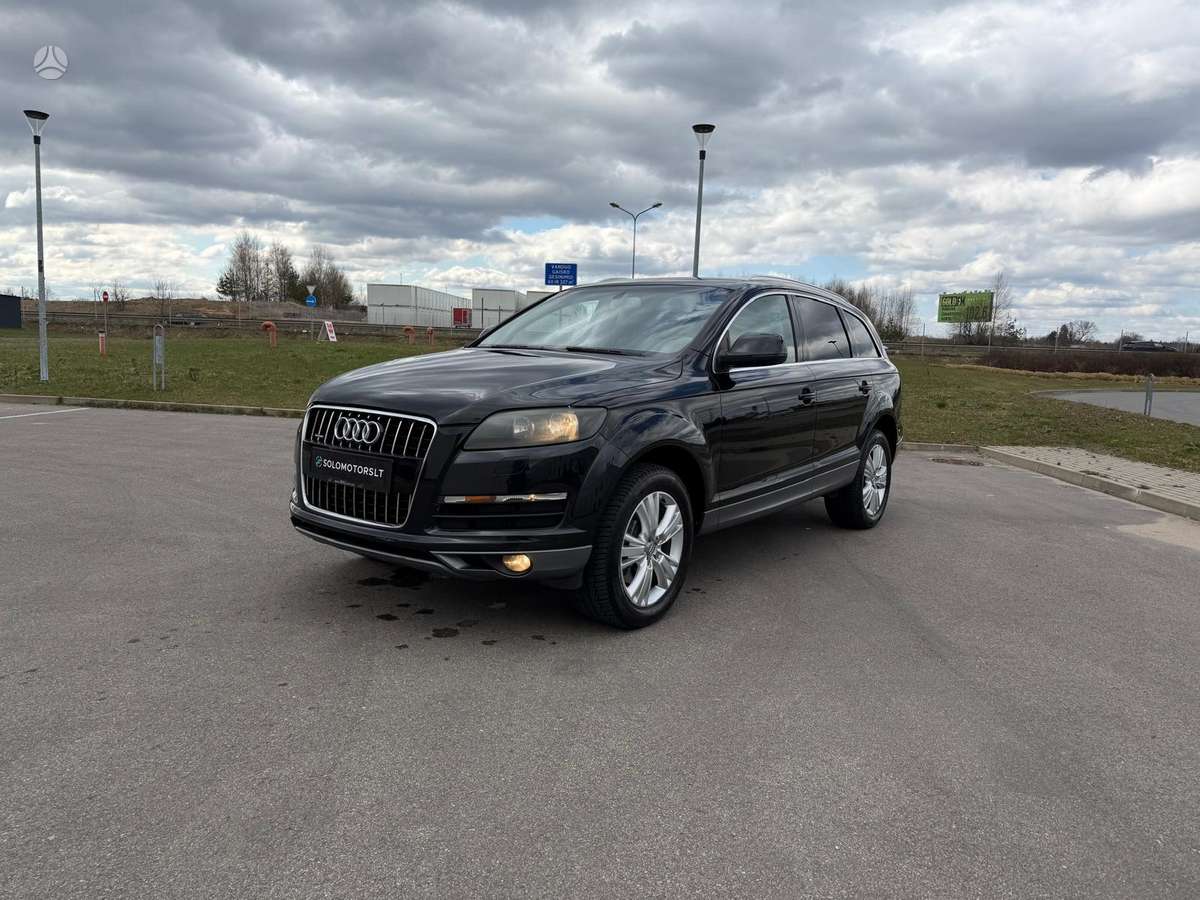 Audi Q7 2010 — вигляд ззаду