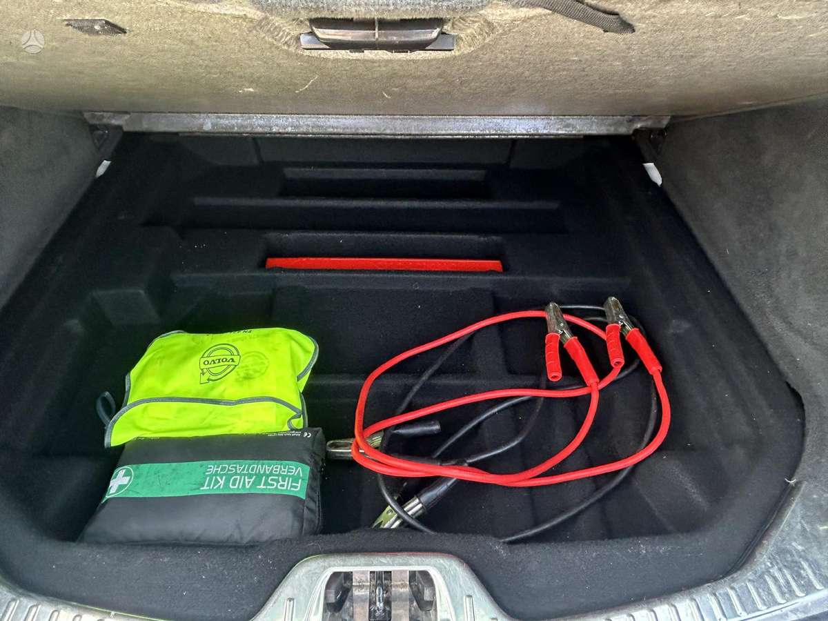 Volvo V60 2014 — photo 10