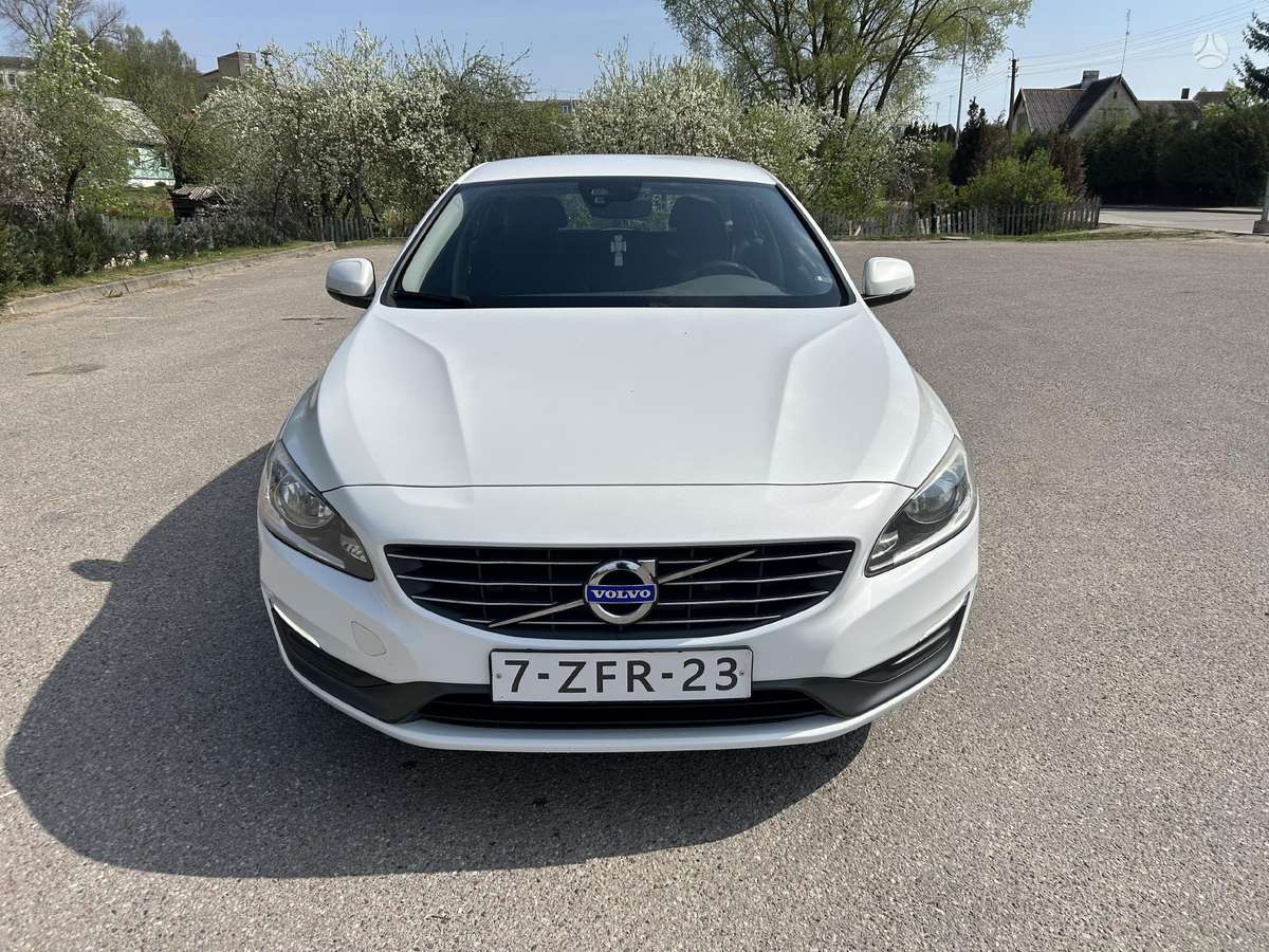 Volvo V60 2014 — rear view