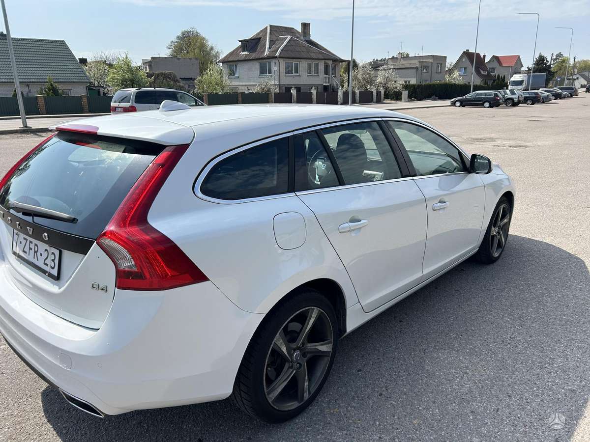 Volvo V60 2014 — photo 5
