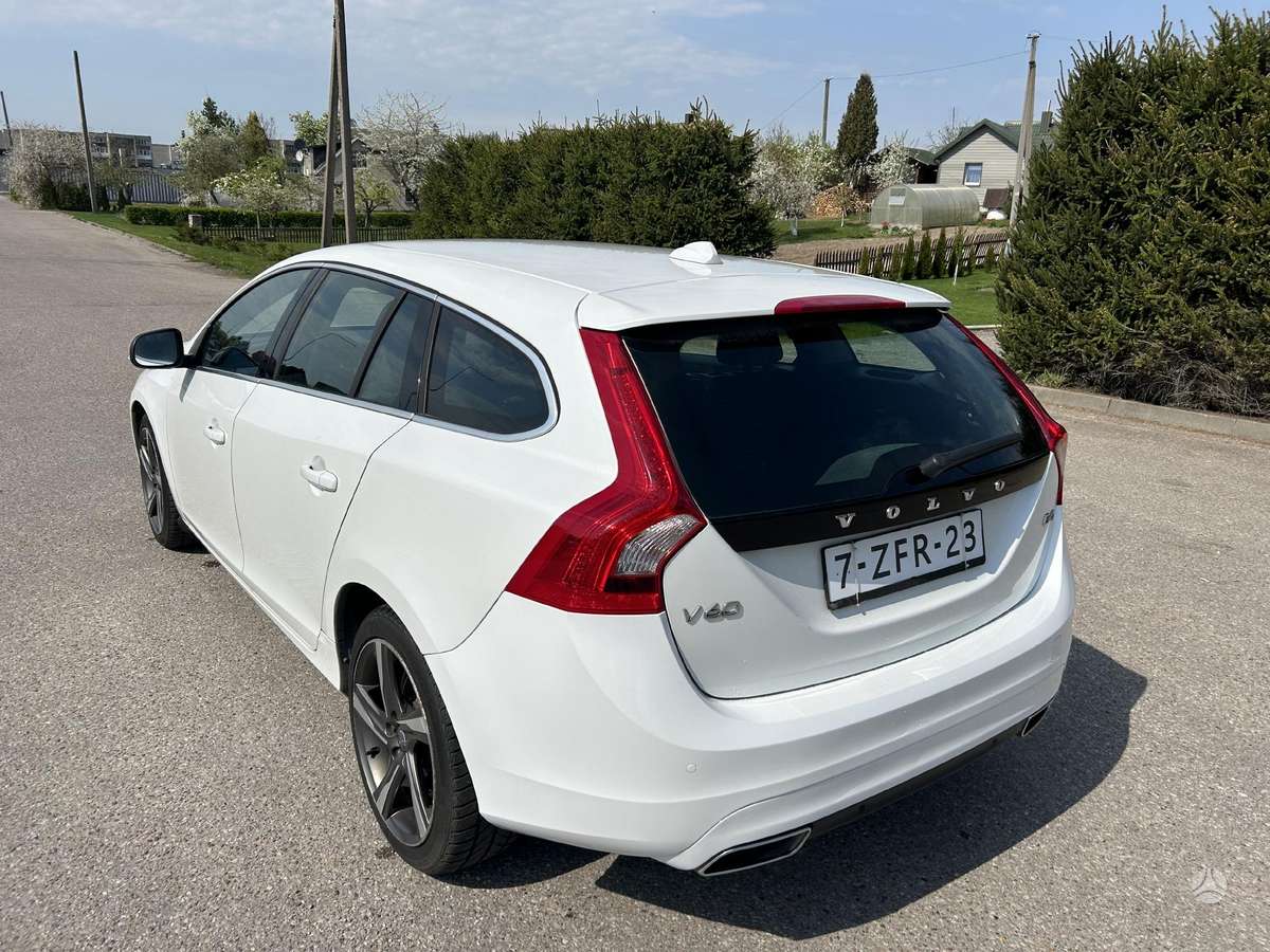 Volvo V60 2014 — photo 6