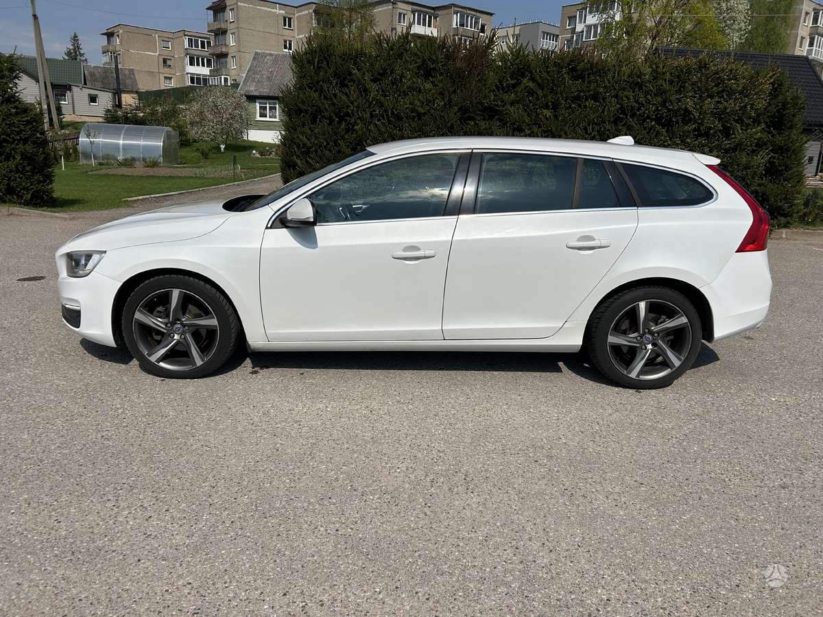 Volvo V60 2014 — photo 8
