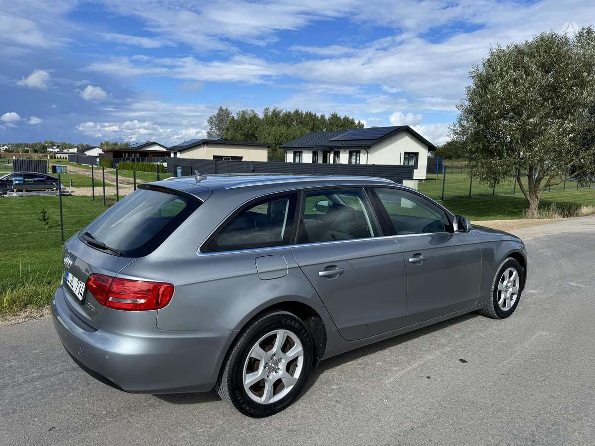 Audi A4 2009 — photo 5