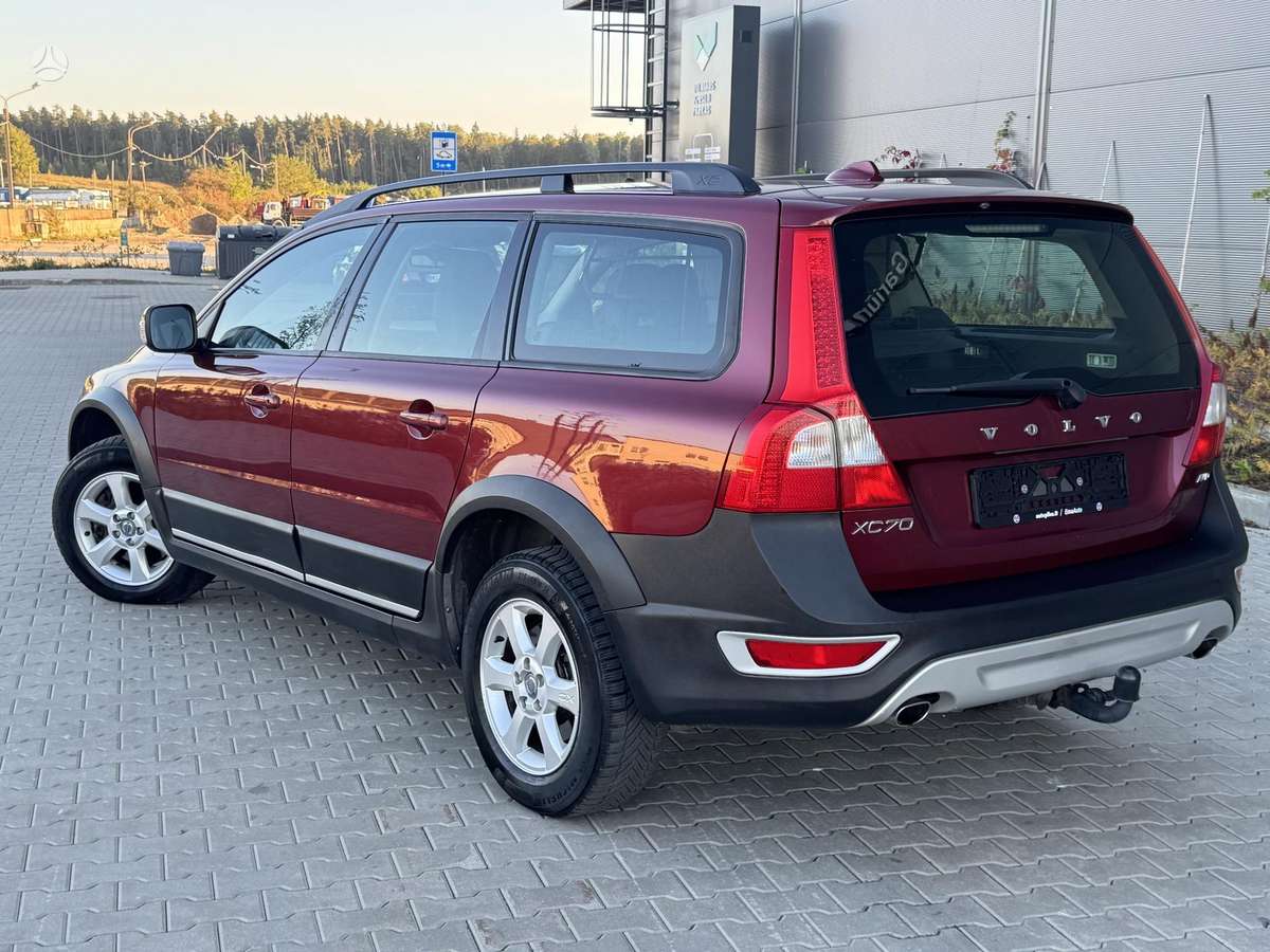 Volvo XC70 2010 — photo 10