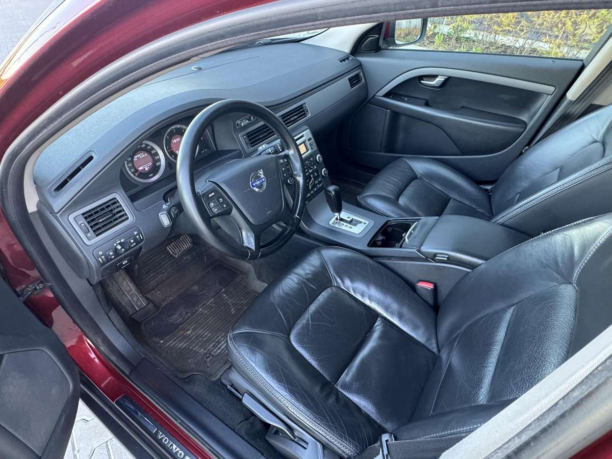 Volvo XC70 2010 — photo 11