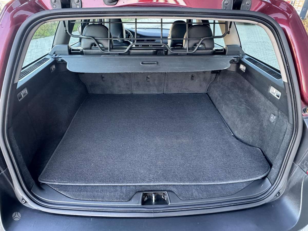 Volvo XC70 2010 — photo 17