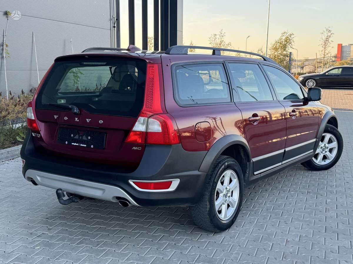Volvo XC70 2010 — photo 7