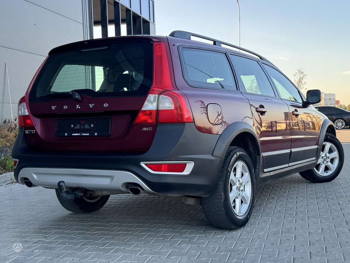 Volvo XC70 2010 — photo 9