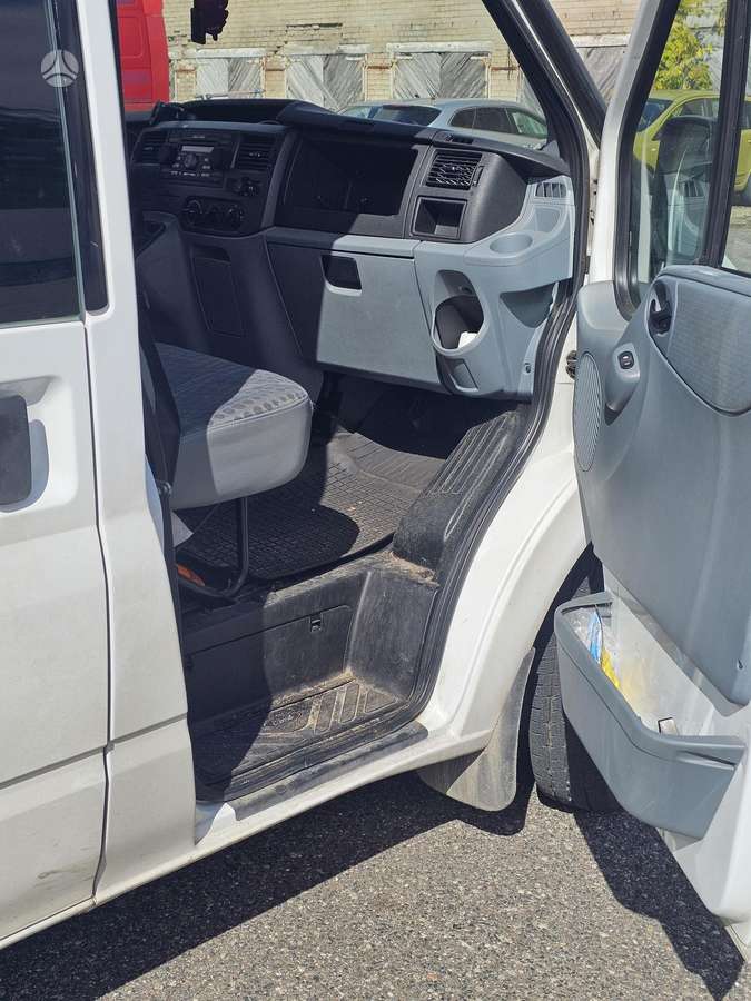 Ford Transit 2009 — photo 11