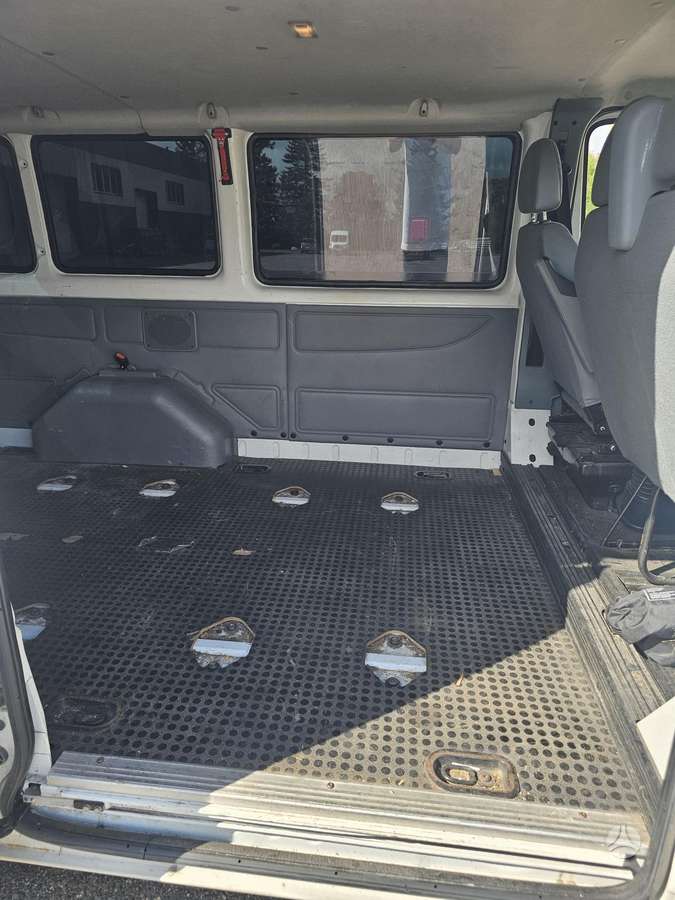 Ford Transit 2009 — photo 12