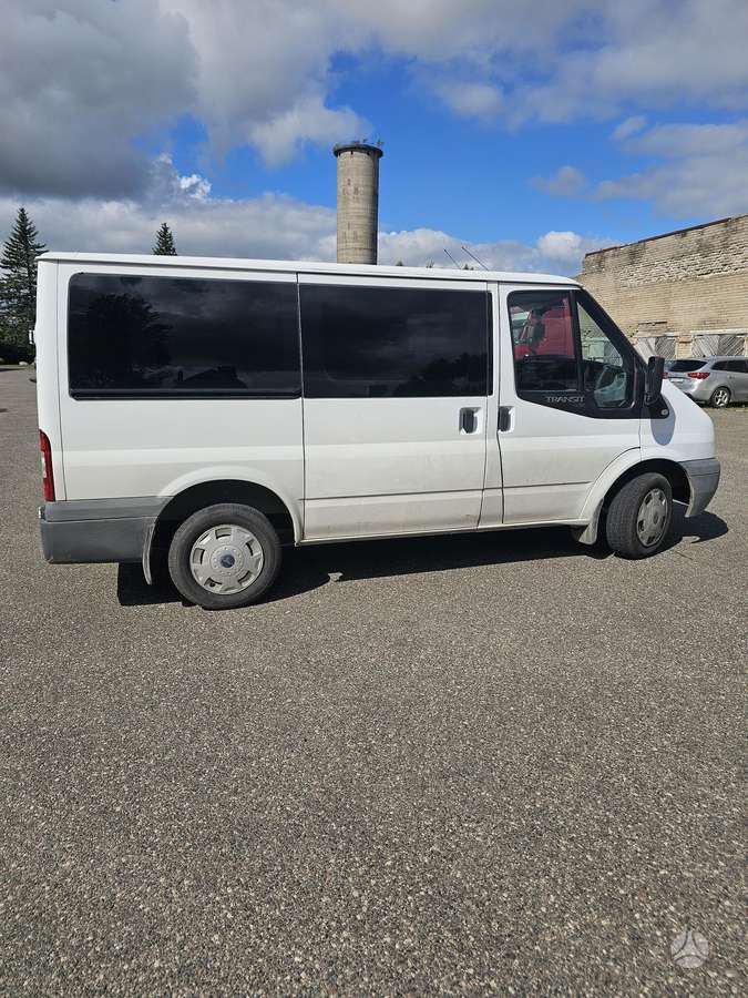 Ford Transit 2009 — rear view