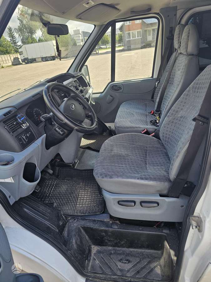 Ford Transit 2009 — photo 7