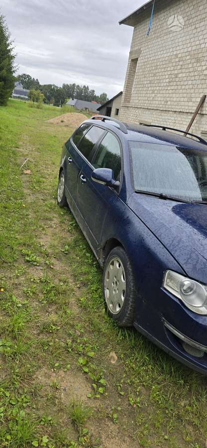 Volkswagen Passat 2006 — вигляд ззаду